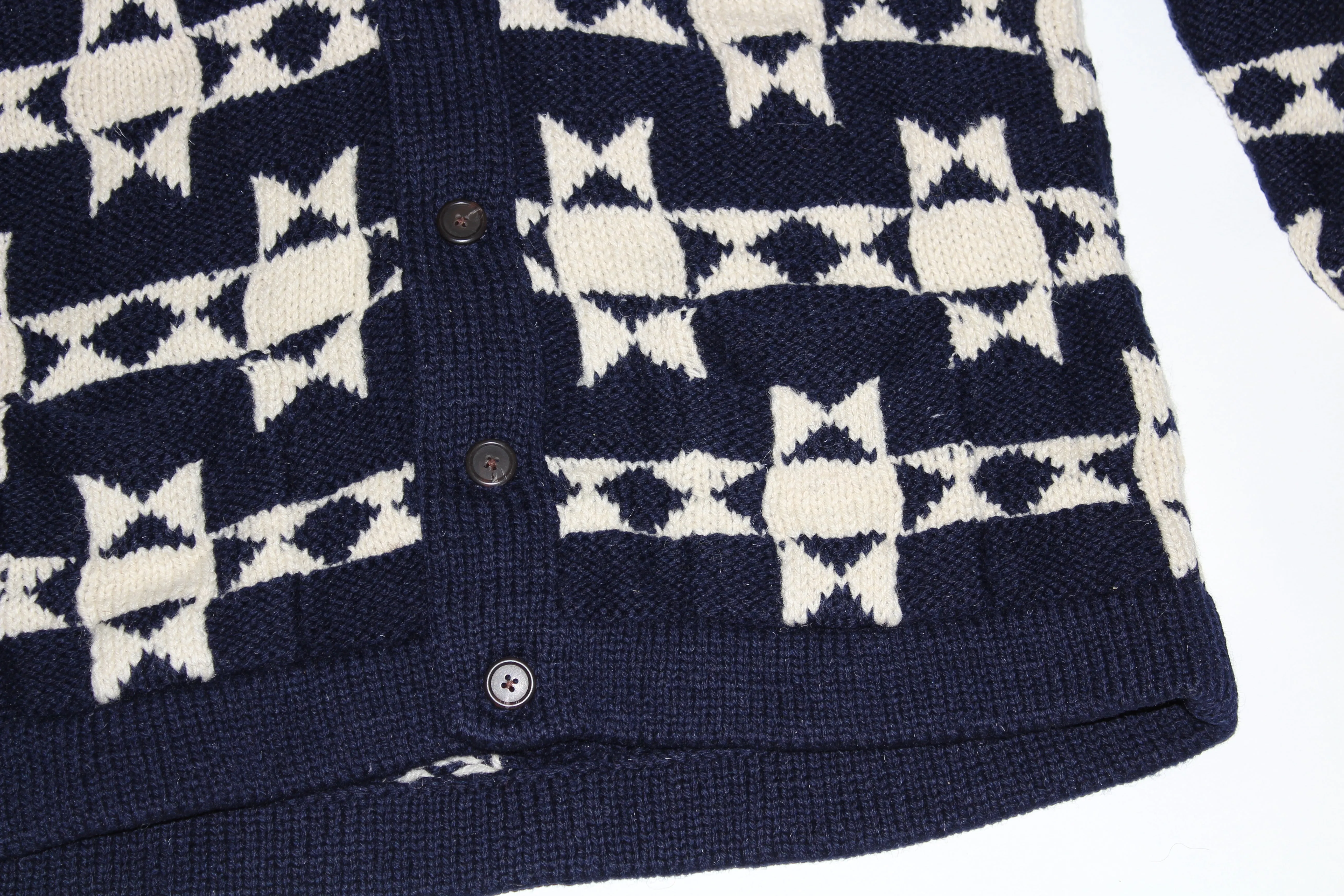 Vintage Chunky Hand Knit Intarsia Cardigan Sweater